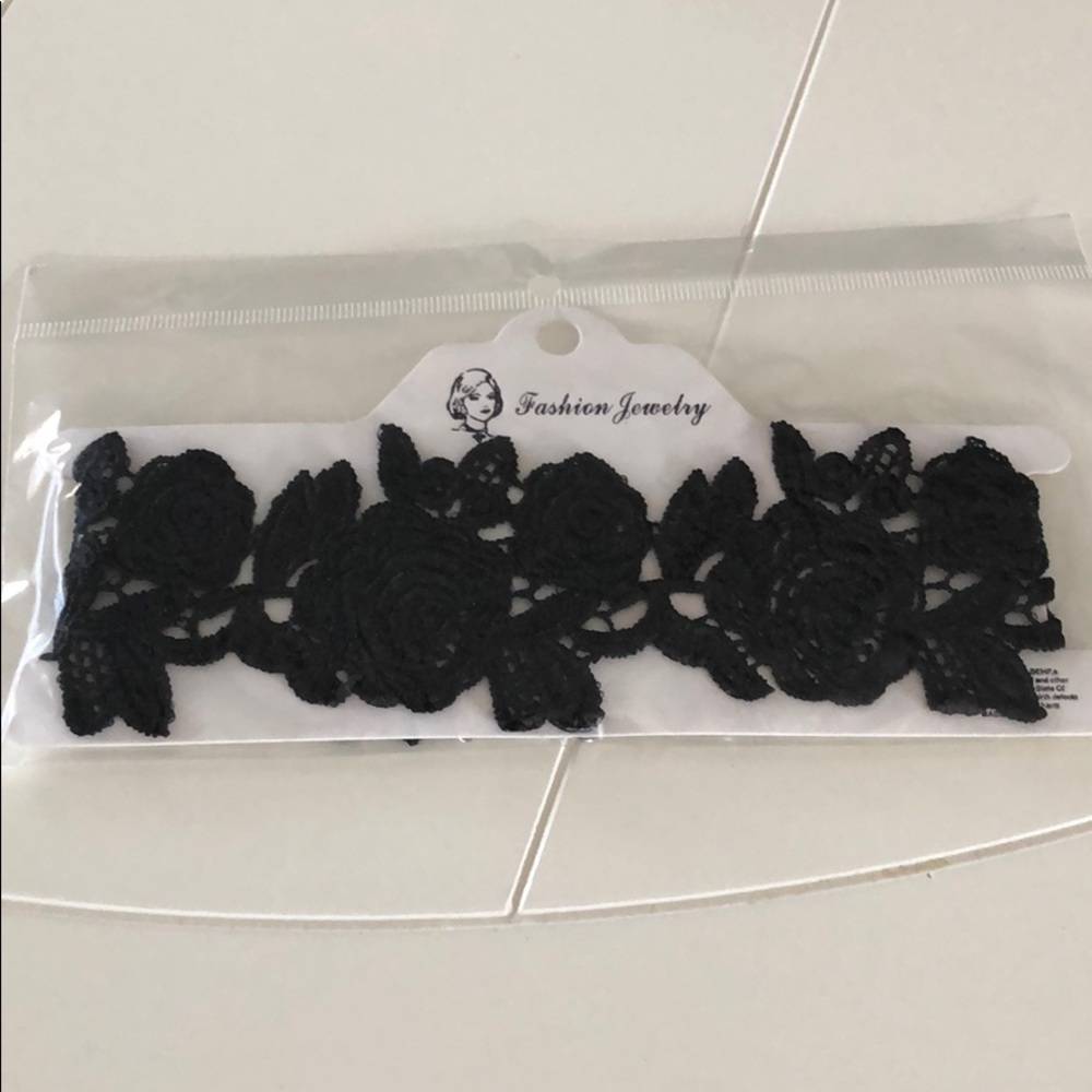 🌹Lace Choker - Picture 3 of 3